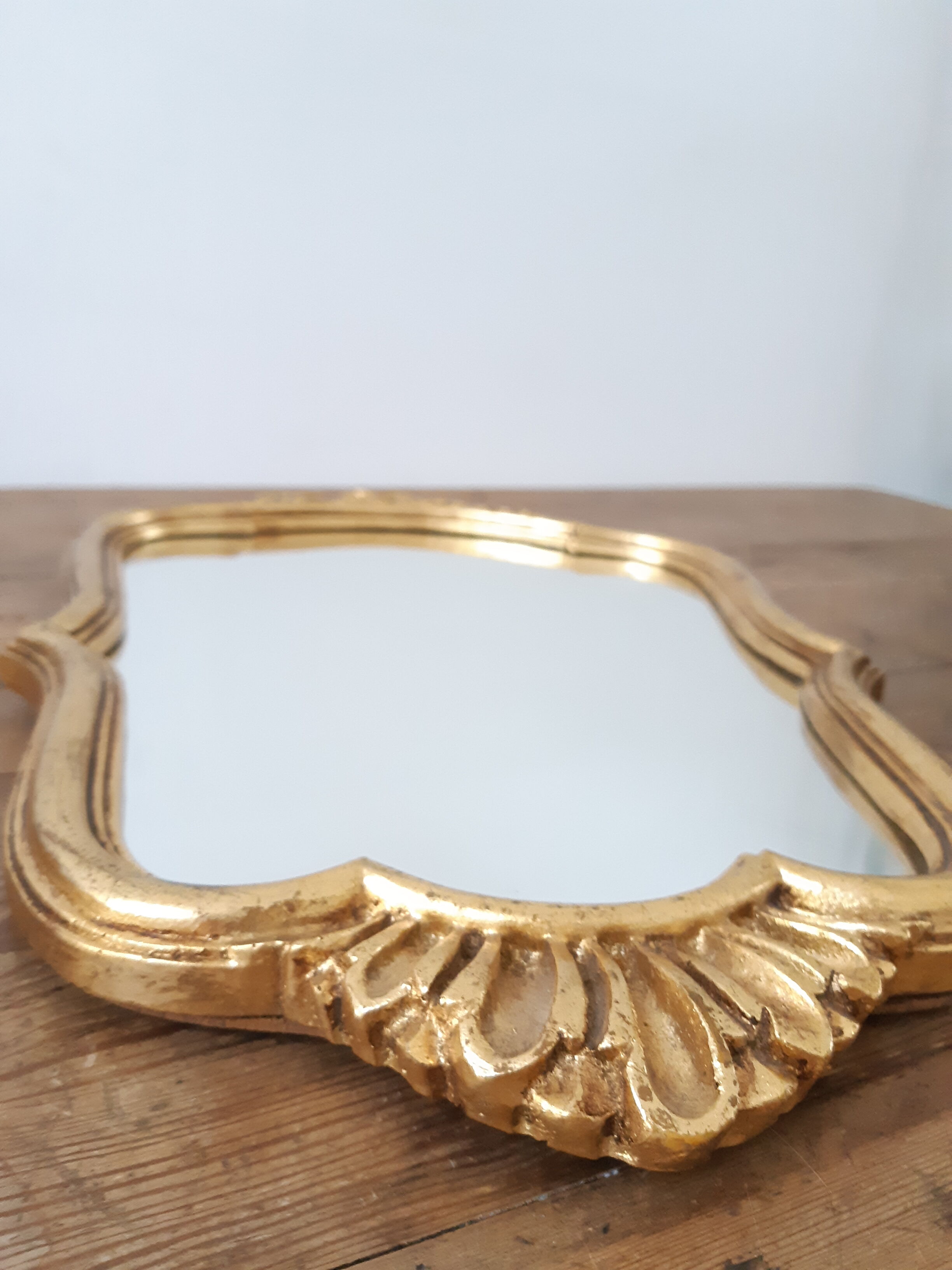 Golden mirror 31x50cm