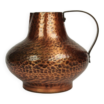 Vintage 1960s Hammered / Beaten Copper Pitcher Vase