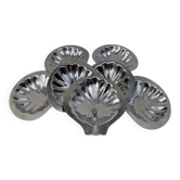 8 shell-shaped stainless steel bowls