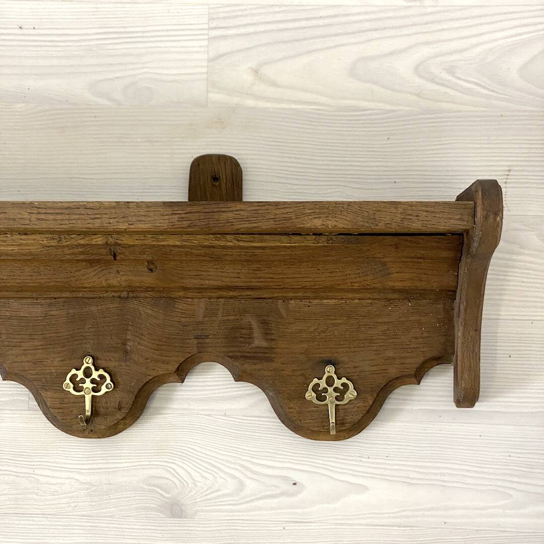 Vintage 1950's wall mounted kitchen shelf splashback