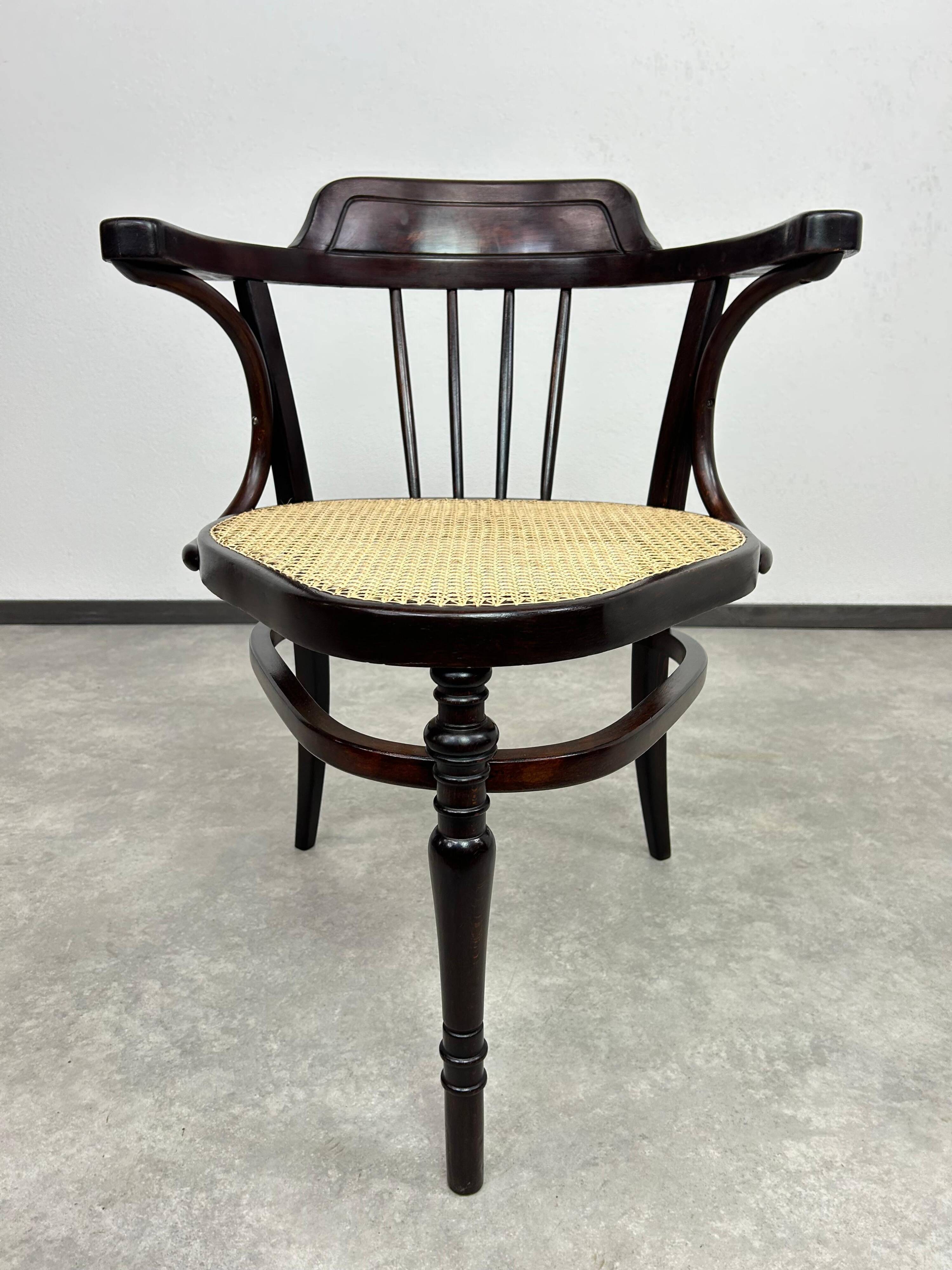 Fauteuil d'angle n°6 par J&J Kohn