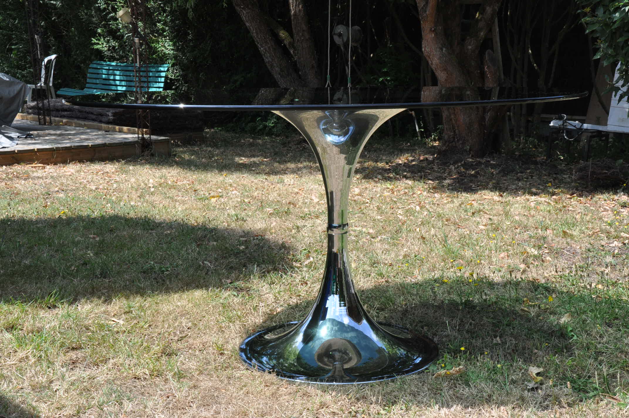 Oval tulip foot table from the 70s