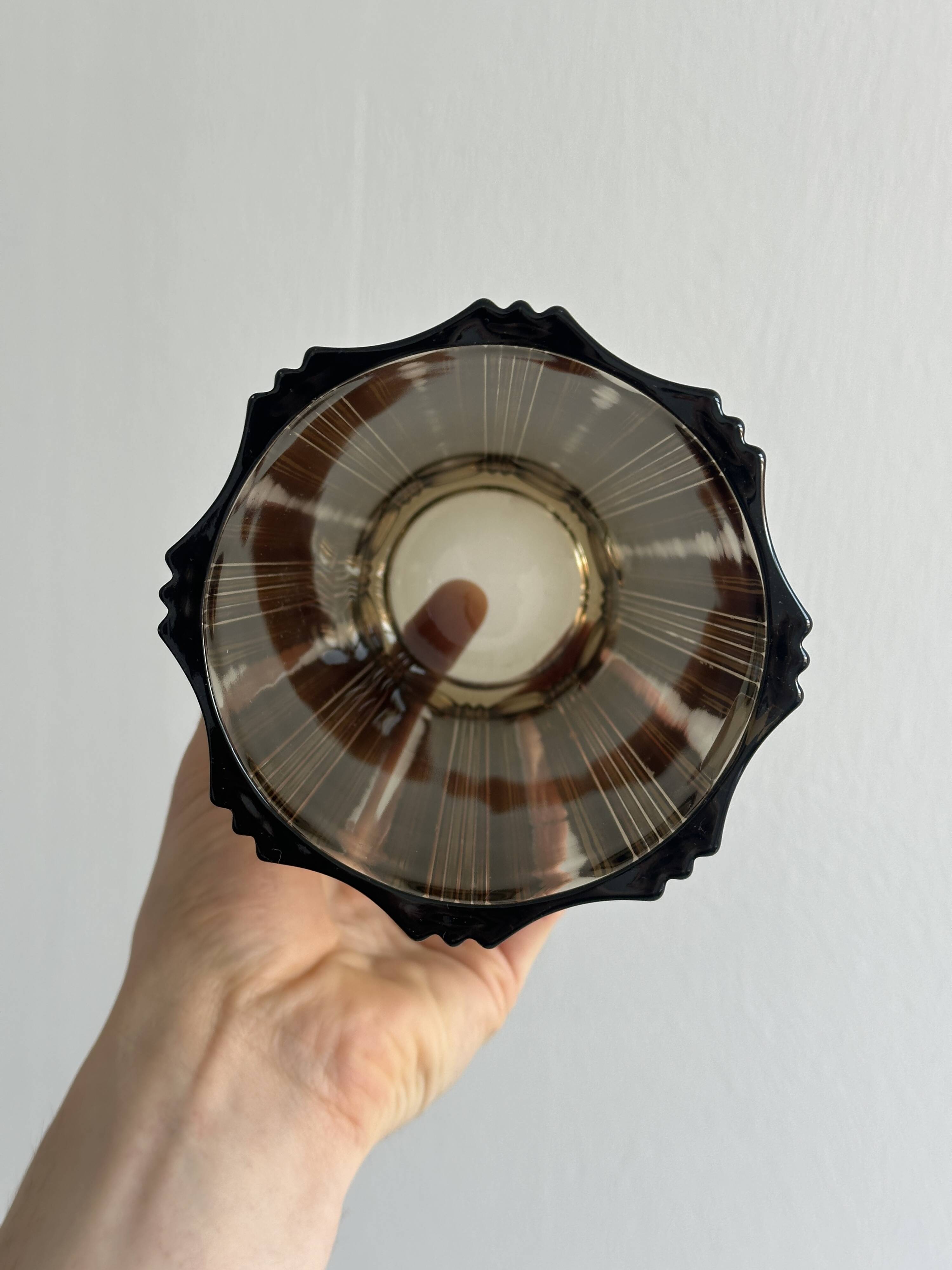 Elegant vase in thick smoked glass