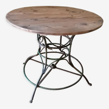 Round table, wrought iron base, wooden tray, dining or garden