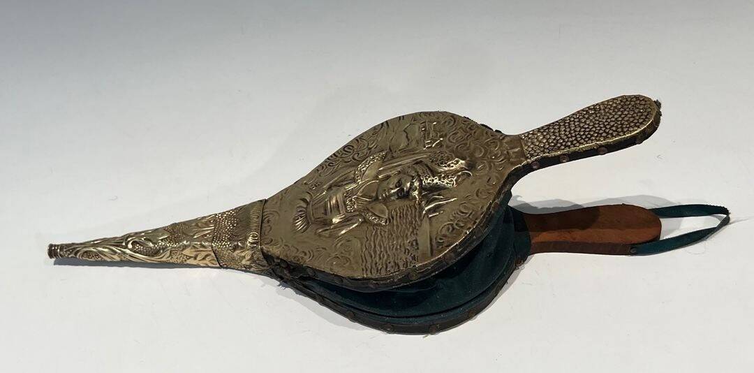 Louis XVI Style Chimney Bellows in Repoussé Brass with Female Effigy