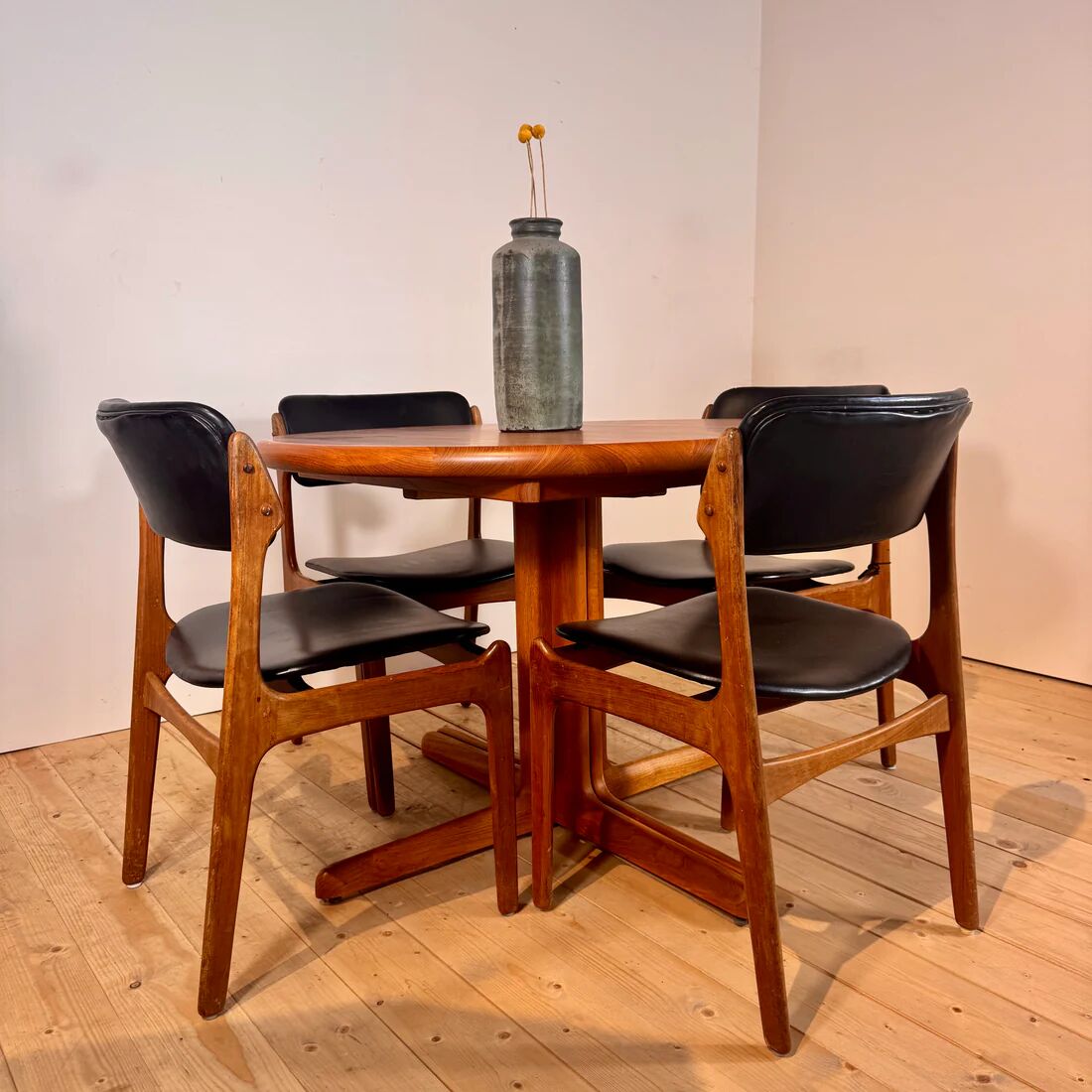 Table à manger ronde extensible en teck, années 1960