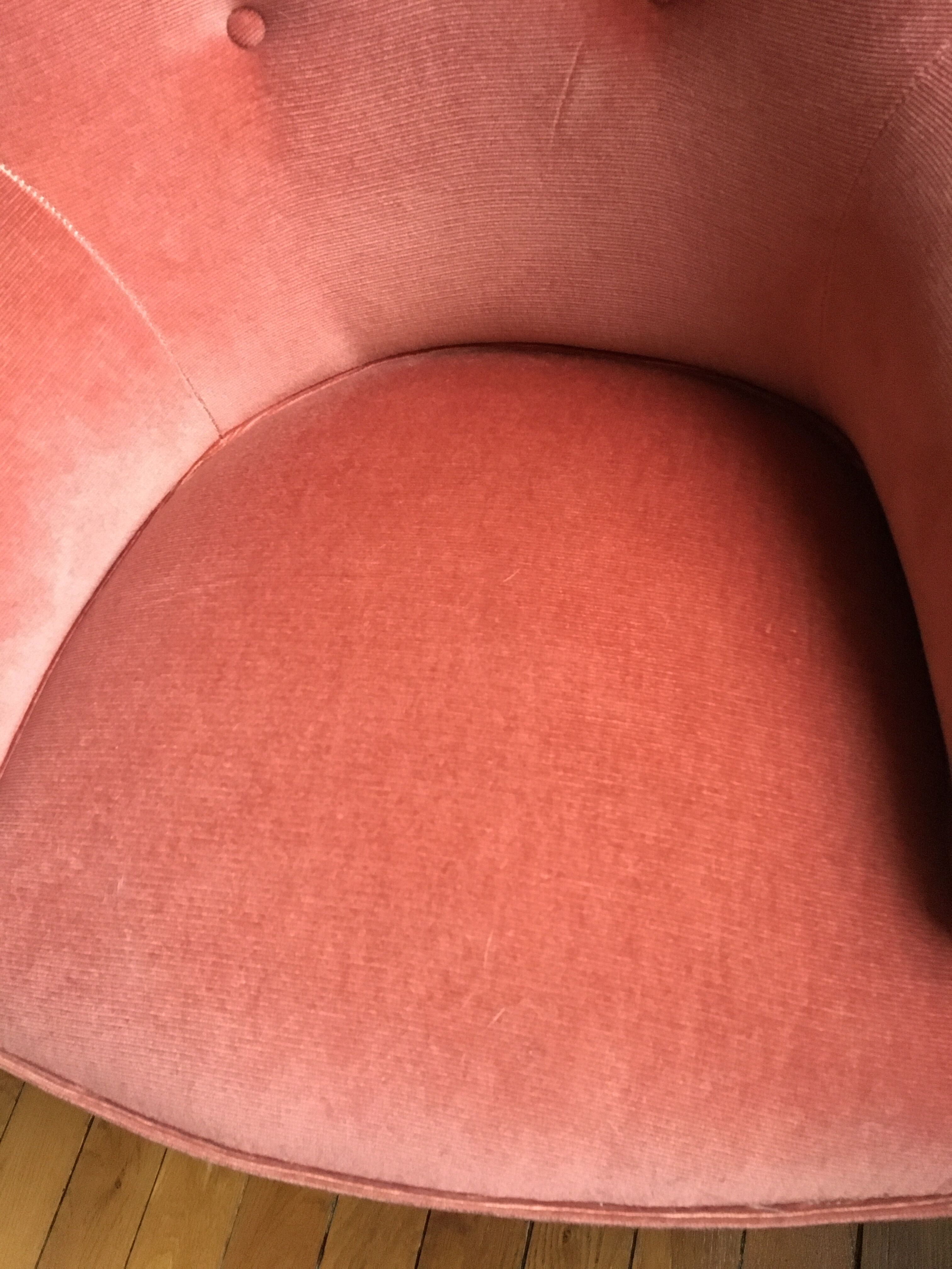 Fauteuil crapaud velours rose framboise