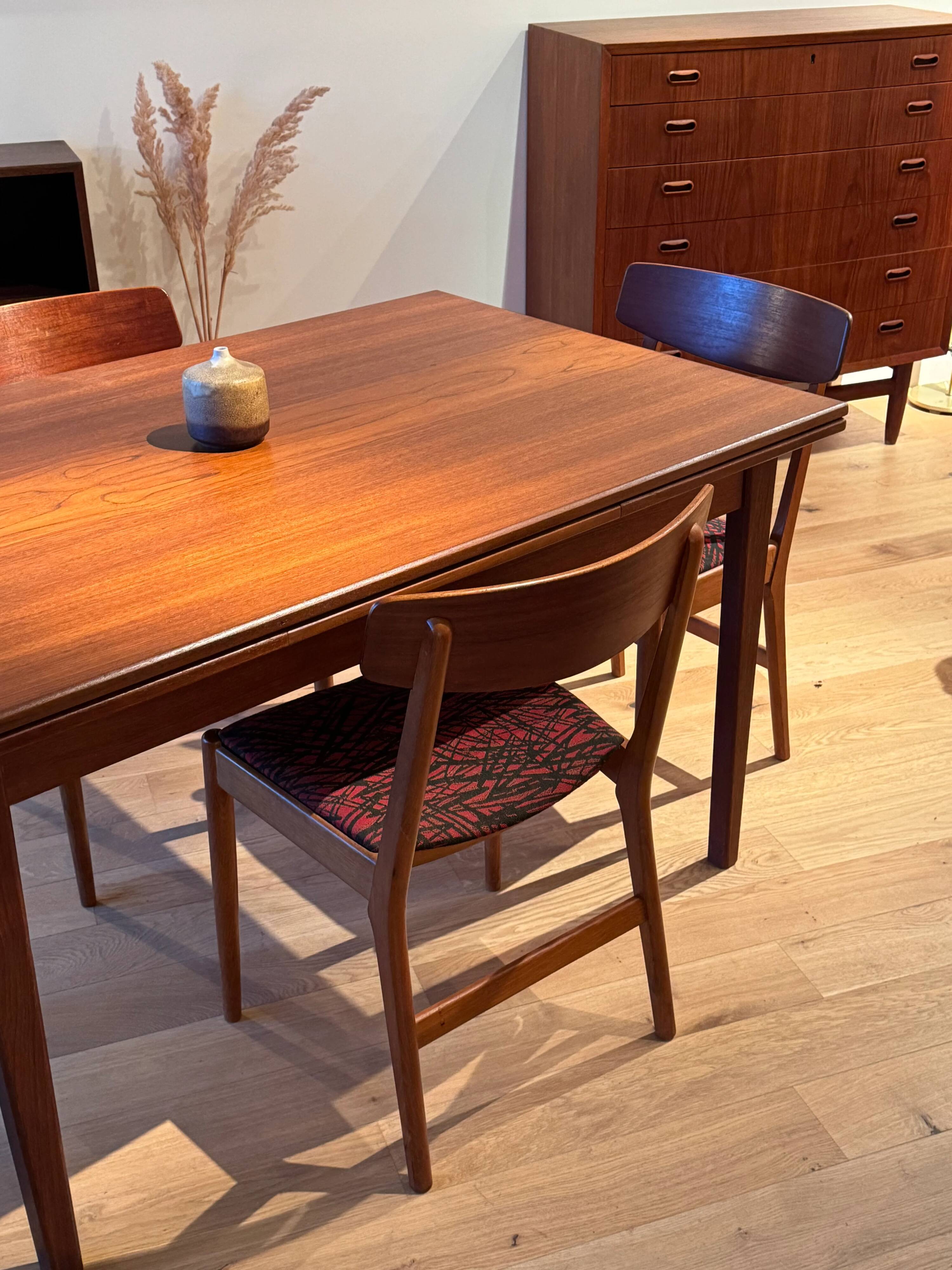 Set of 4 vintage Scandinavian "Virta" chairs