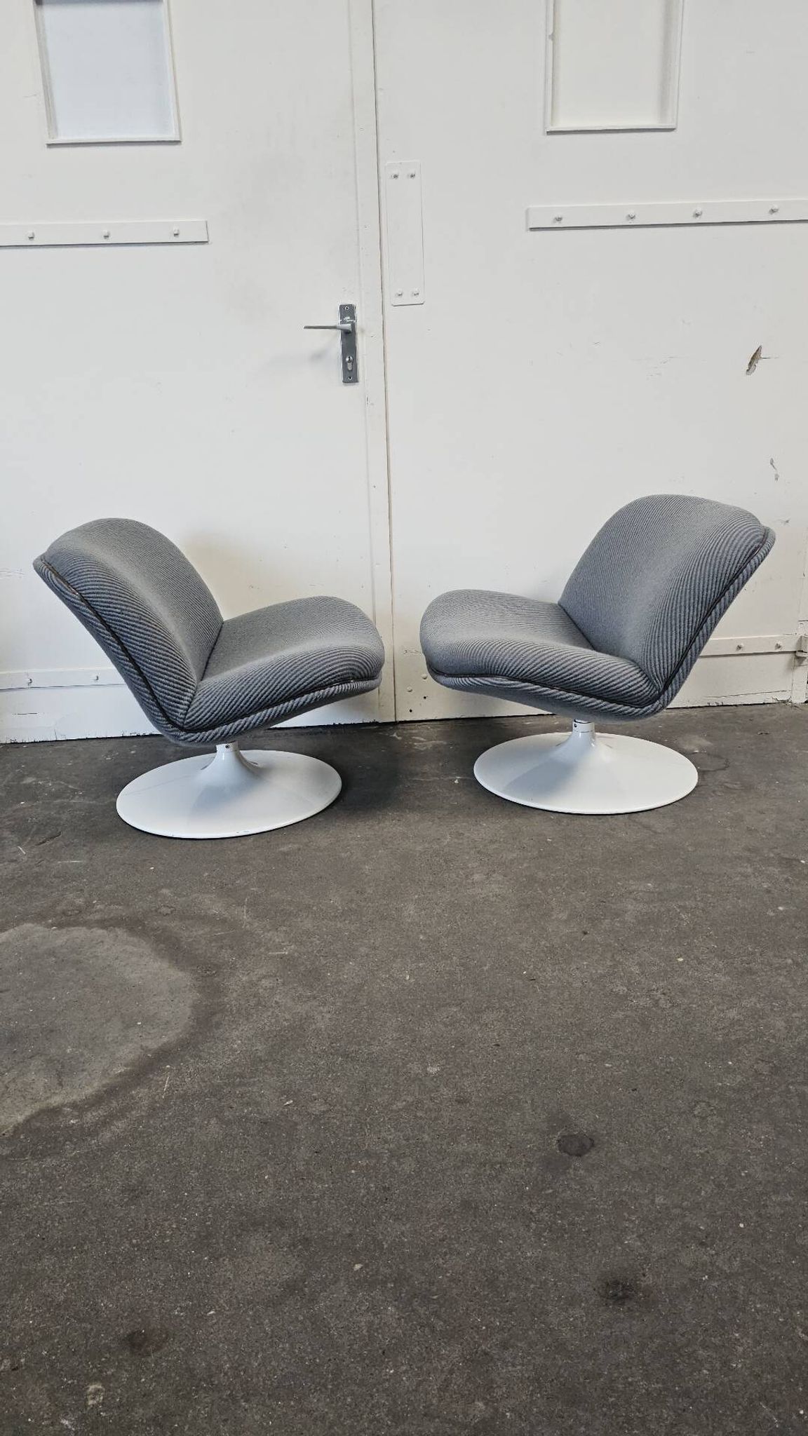 Artifort 508 swivel chairs designed by Geoffrey Harcourt.