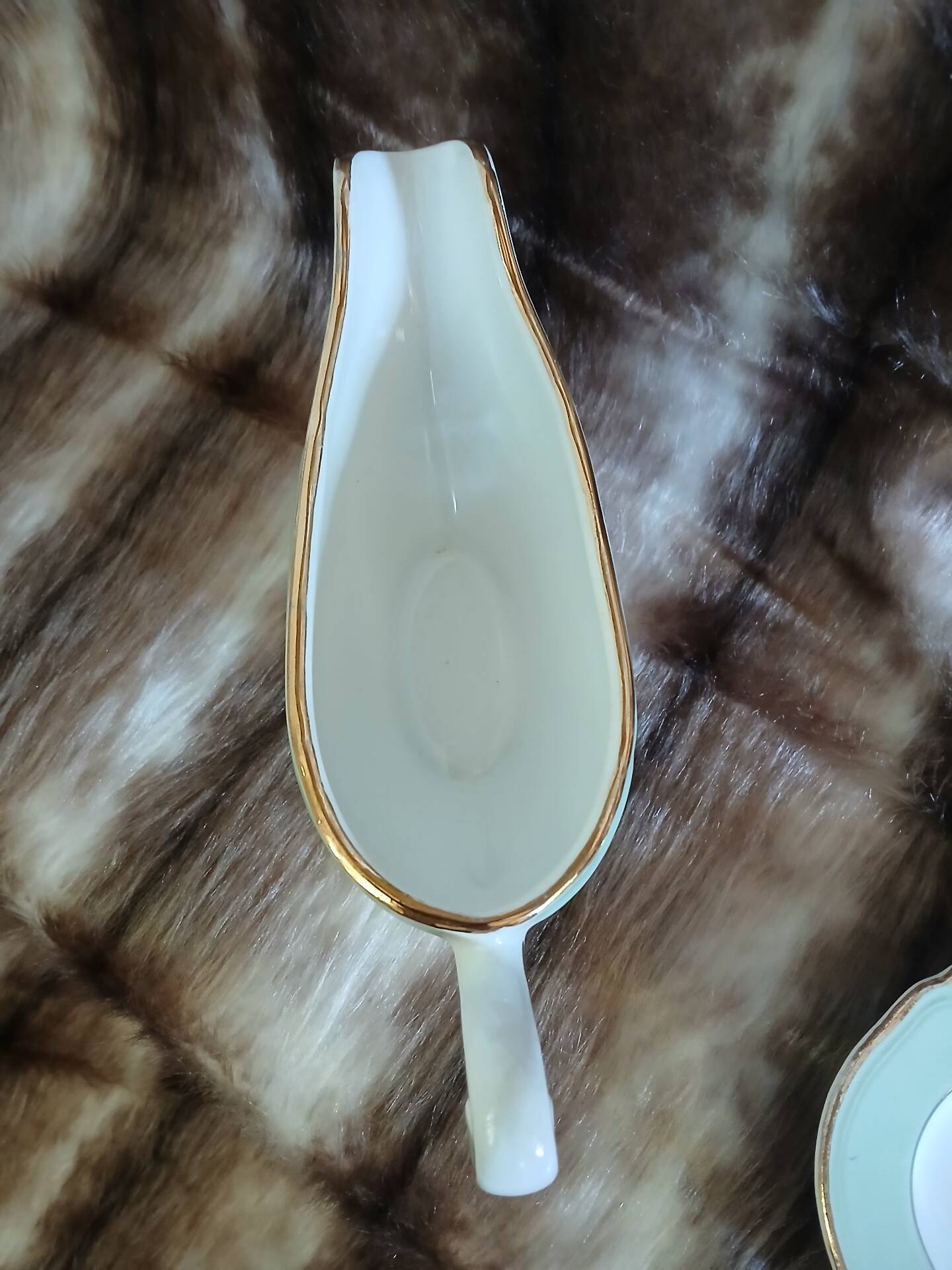 Sauceboat + antique dish from Saint Tropez