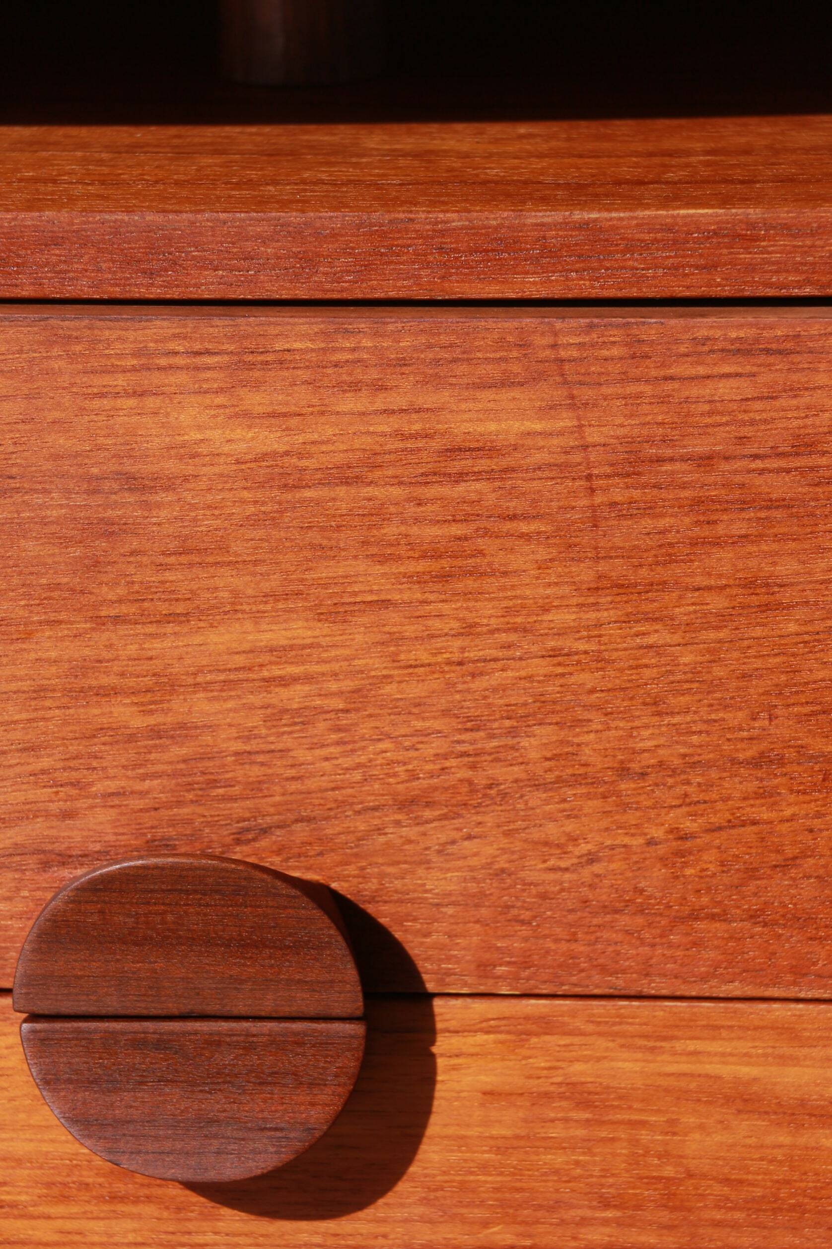 Desk/Dressing table - Durable Suites - 1960