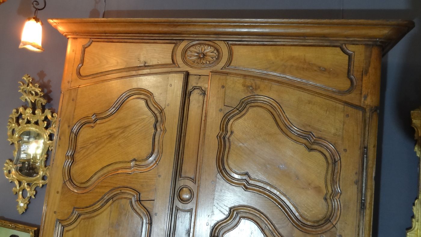 Louis XV period oak cabinet 1.57 x 2.53 m