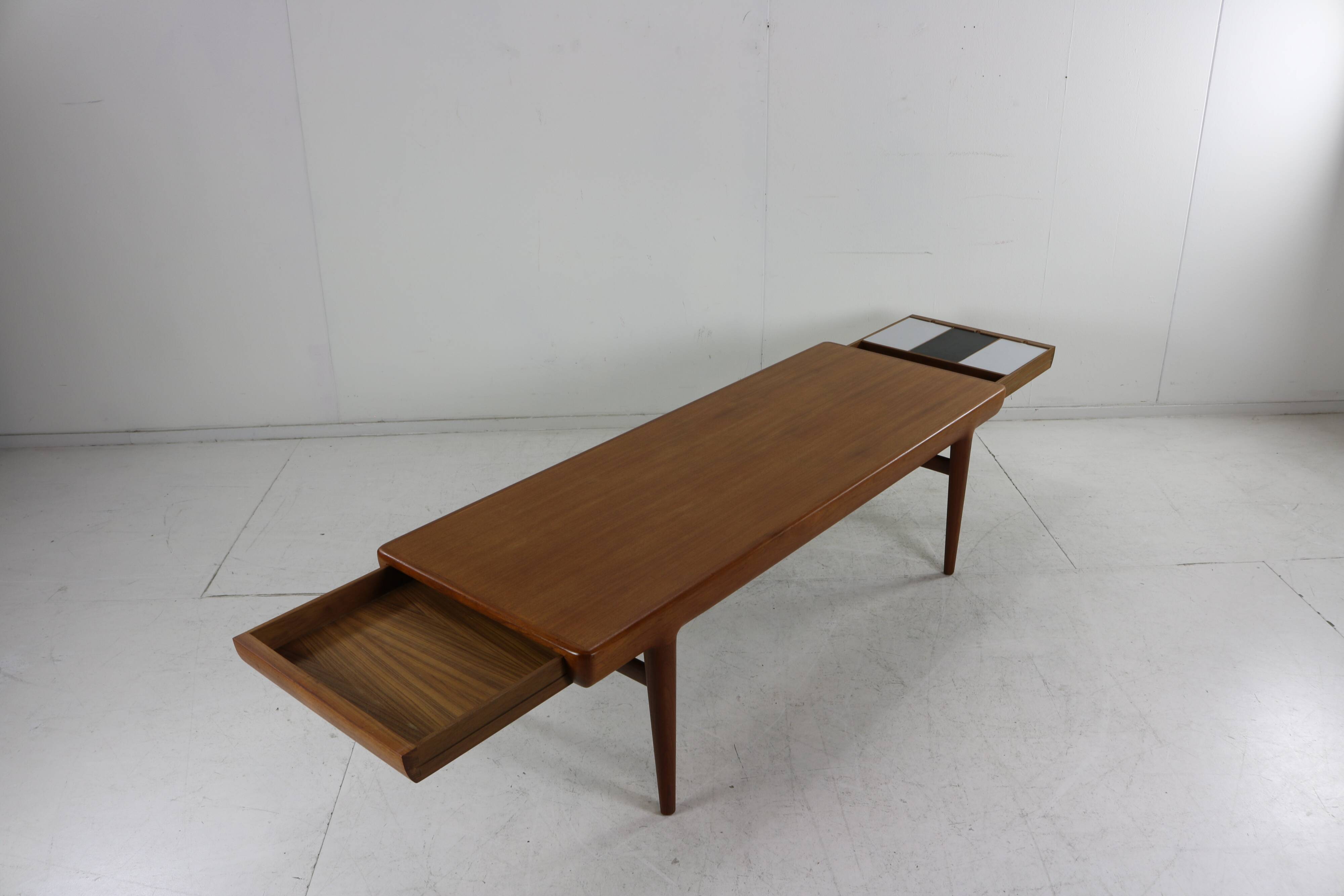 Danish design coffee table by Johannes Andersen for Silkeborg