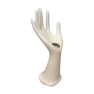 Main baguier soliflore blanche