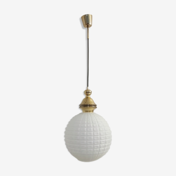 Ceiling lamp with white opal balloon