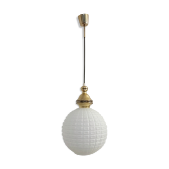 Ceiling lamp with white opal balloon