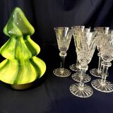 Suite de 6 verres a liqueur en verre taille art de la table