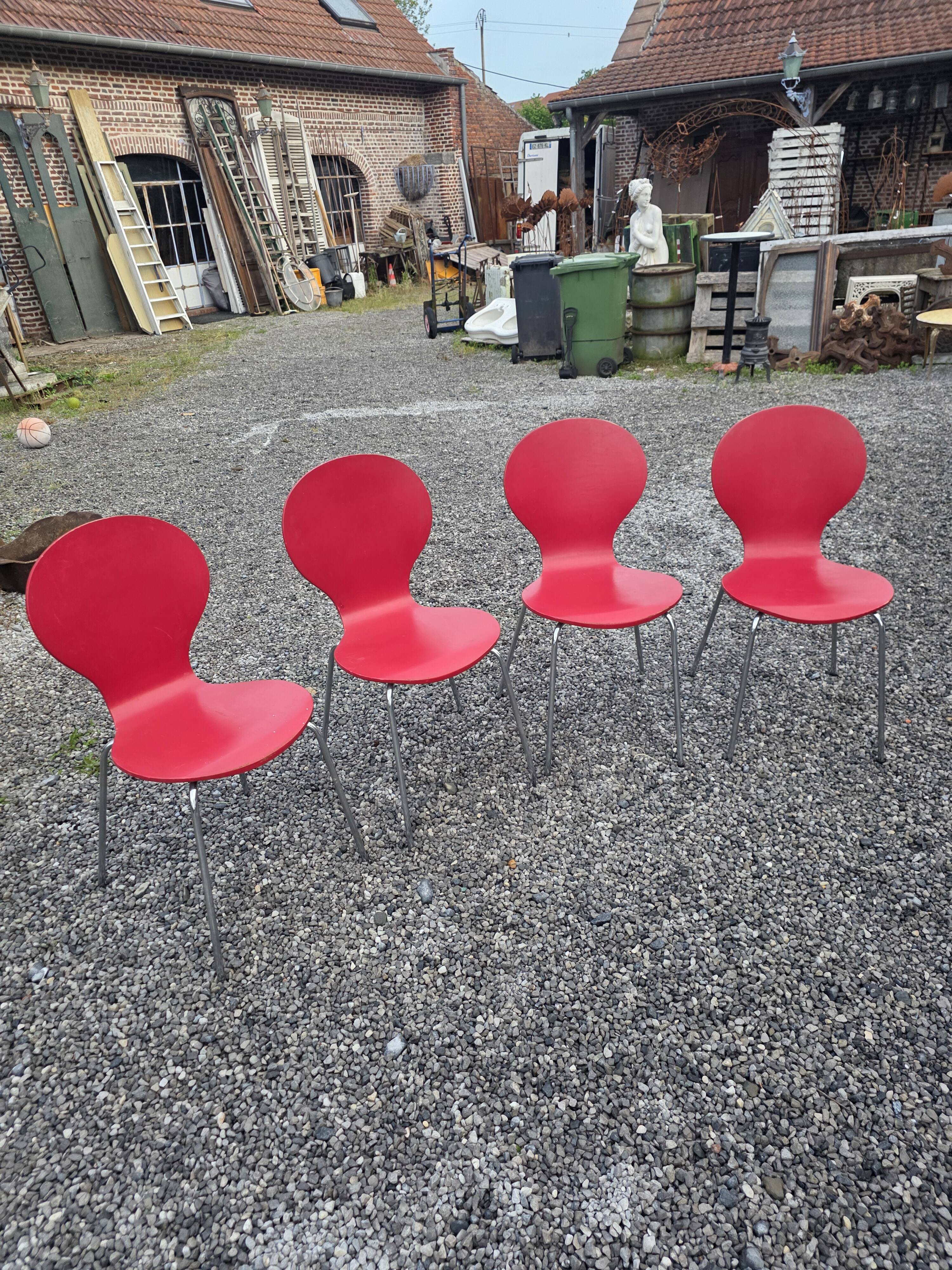 4 vintage design chairs in chrome metal