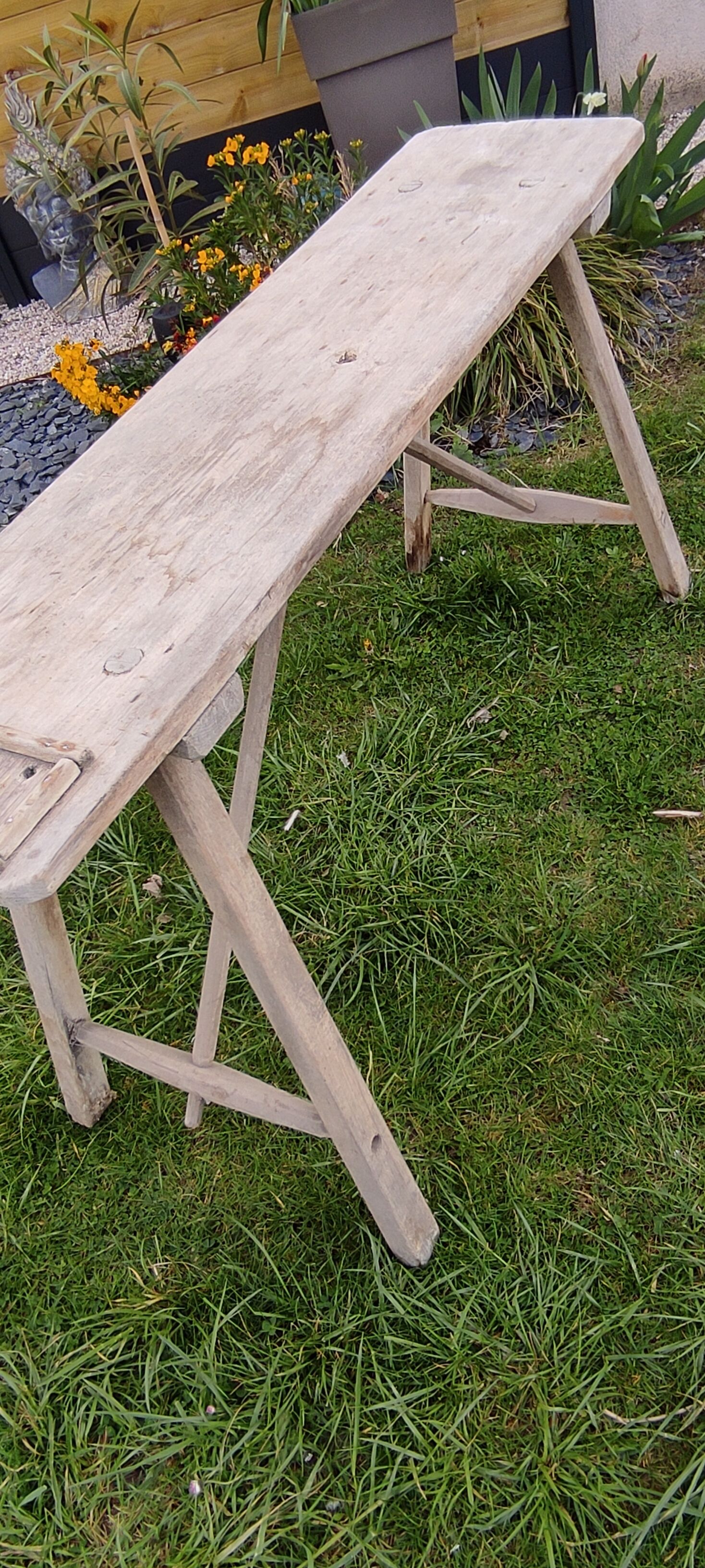 Vintage washing table