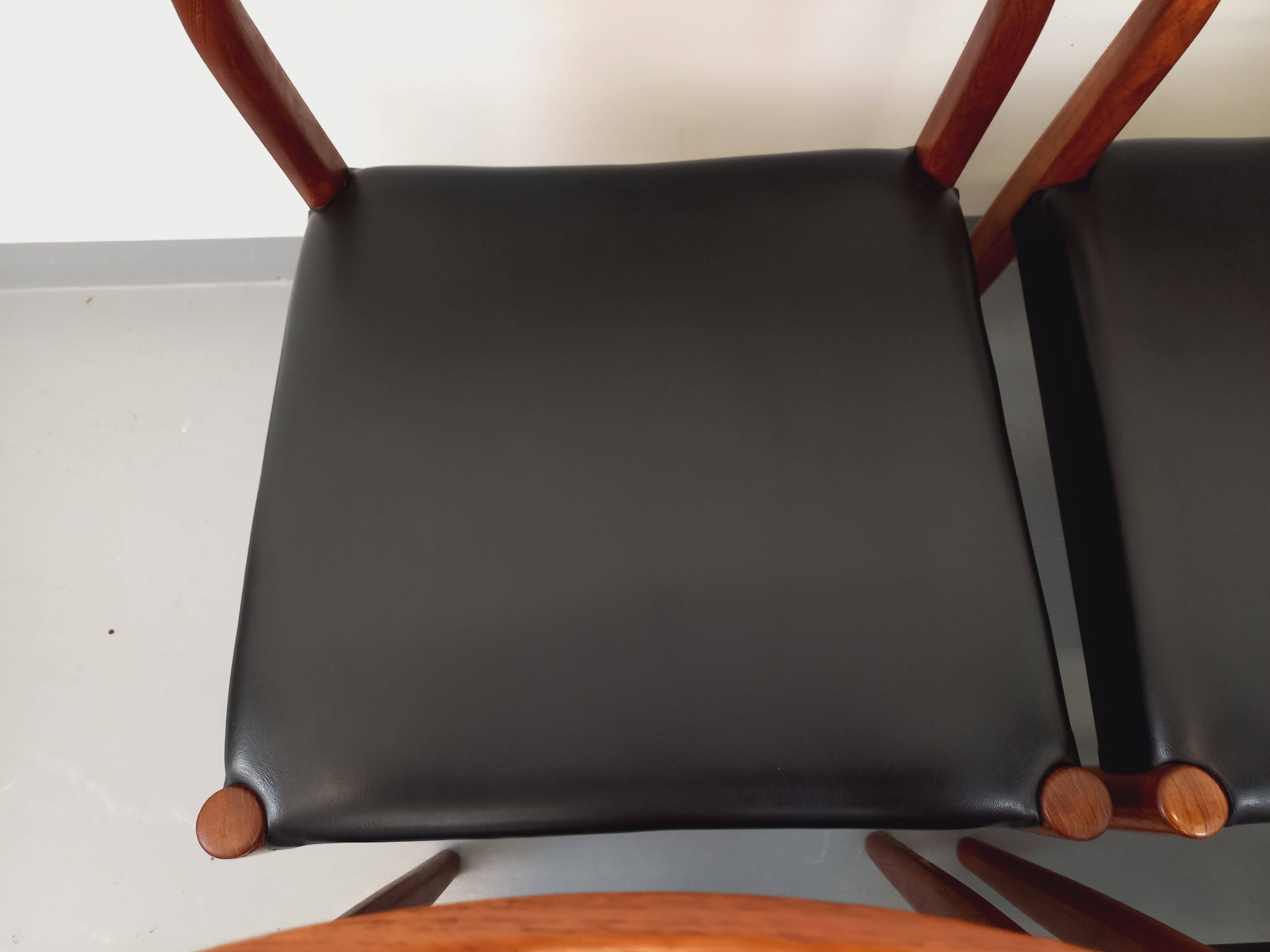 Set of 6 vintage Scandinavian Fristho Franeker chairs in teak and skai from the 60s