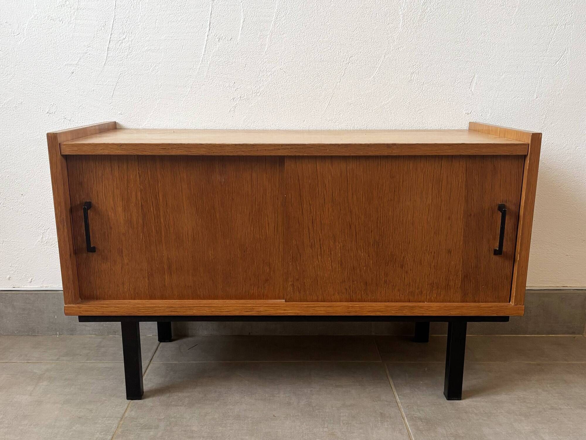 Small vintage oak piece of furniture, 1960s.