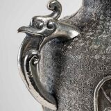 Paire de vases en métal argenté, asie