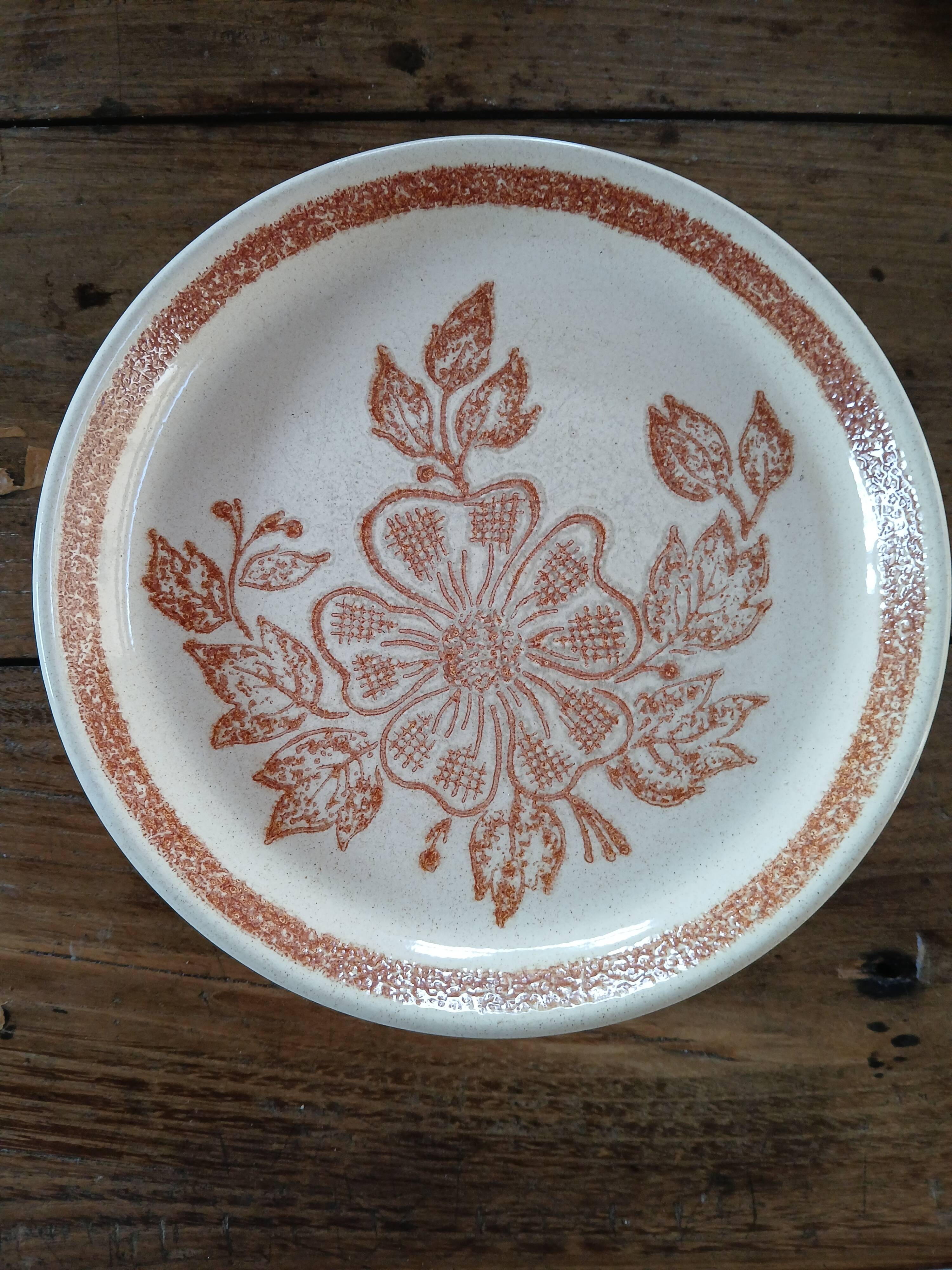 Set of 19 stoneware plates
