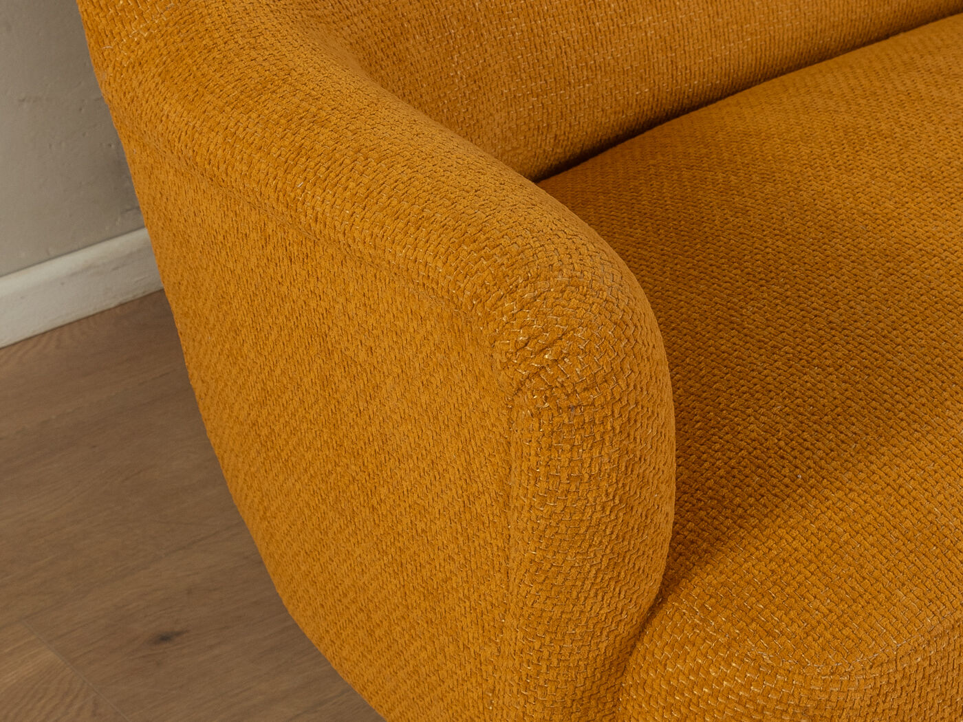 Charming cocktail sofa