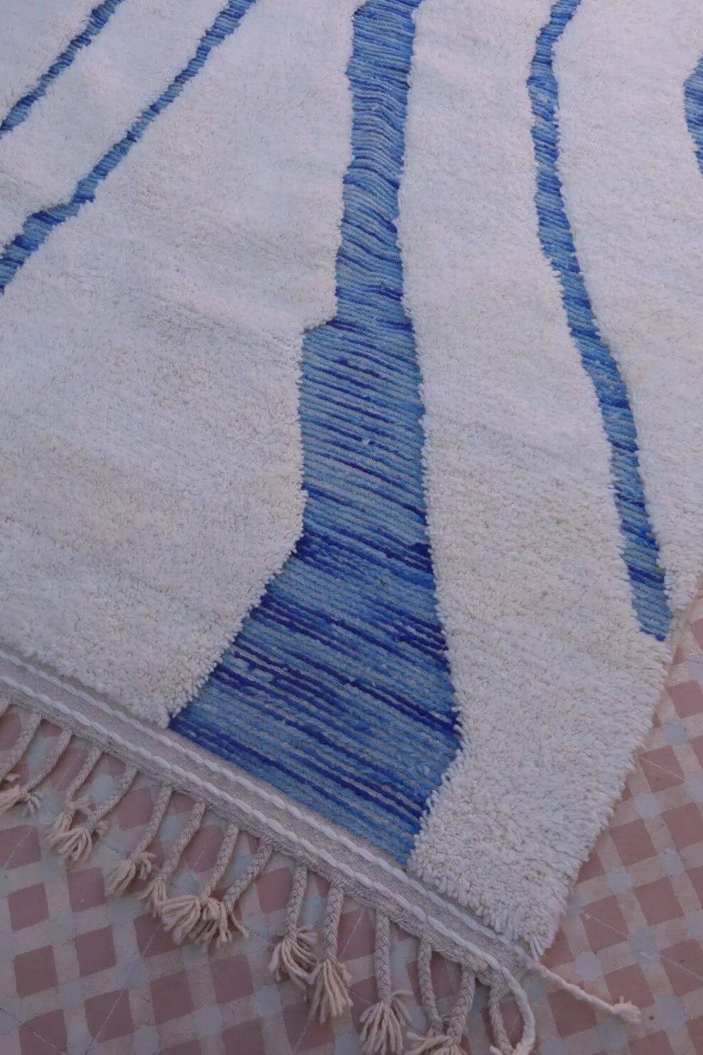 Handmade wool rug size 150 x 250 cm