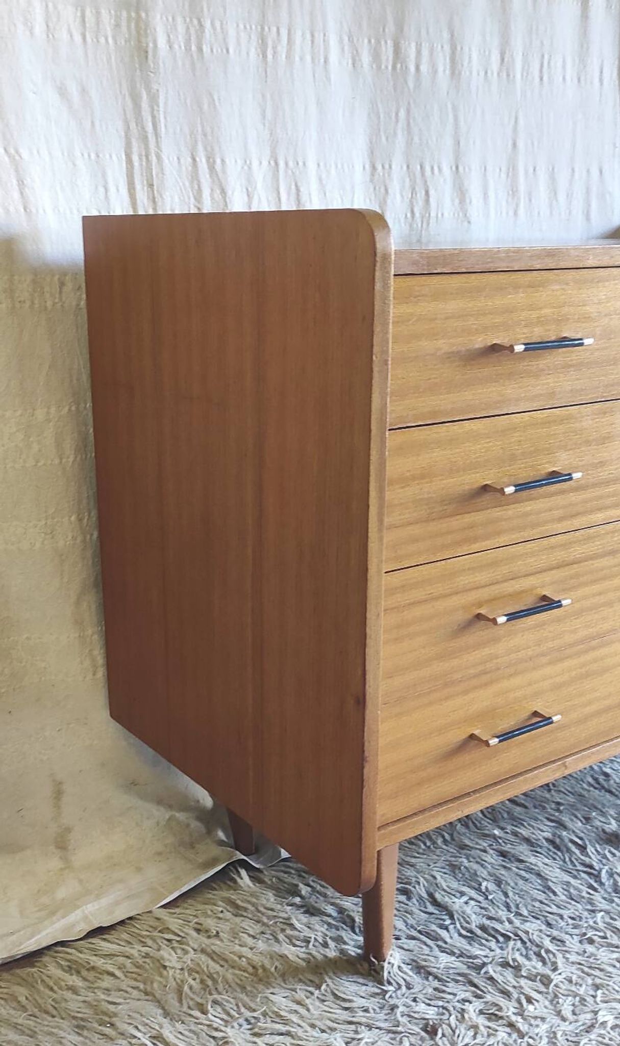 Modernist chest of drawers with 4 drawers in wood - 1950s/60s