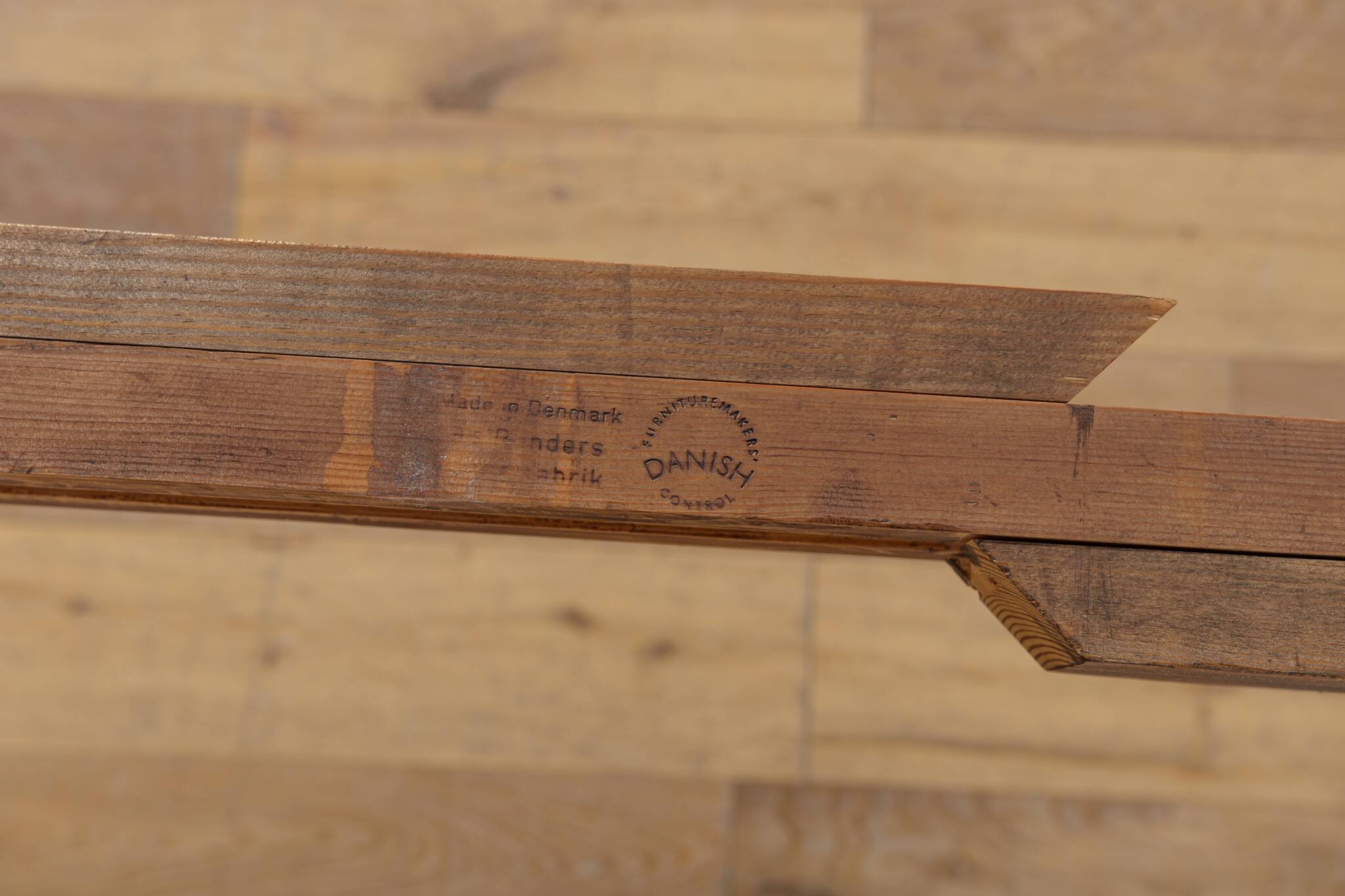 Mid-Century Extendable  Rosewood Dining Table by Harry Østergaard for Rande