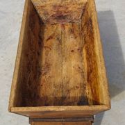 Rustic kneading trough in solid oak, removable lid and base.