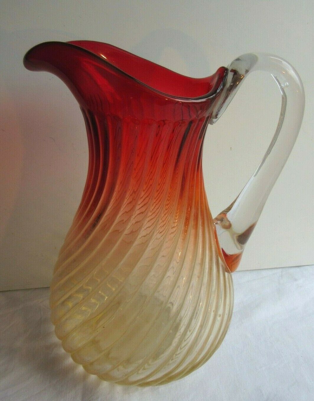 Broc crystal Baccarat red in gradient model Bamboo torso ribs, H 30 cm