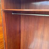 Armoire en placage de noyer restaurée d'influence Art Déco, années 1930