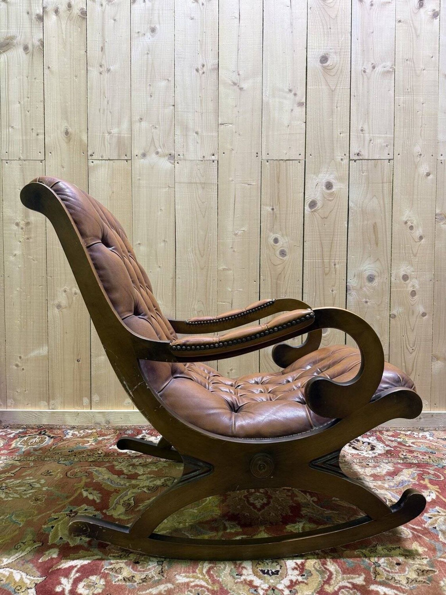 Fauteuil, rocking-chair, chesterfield en cuir havane