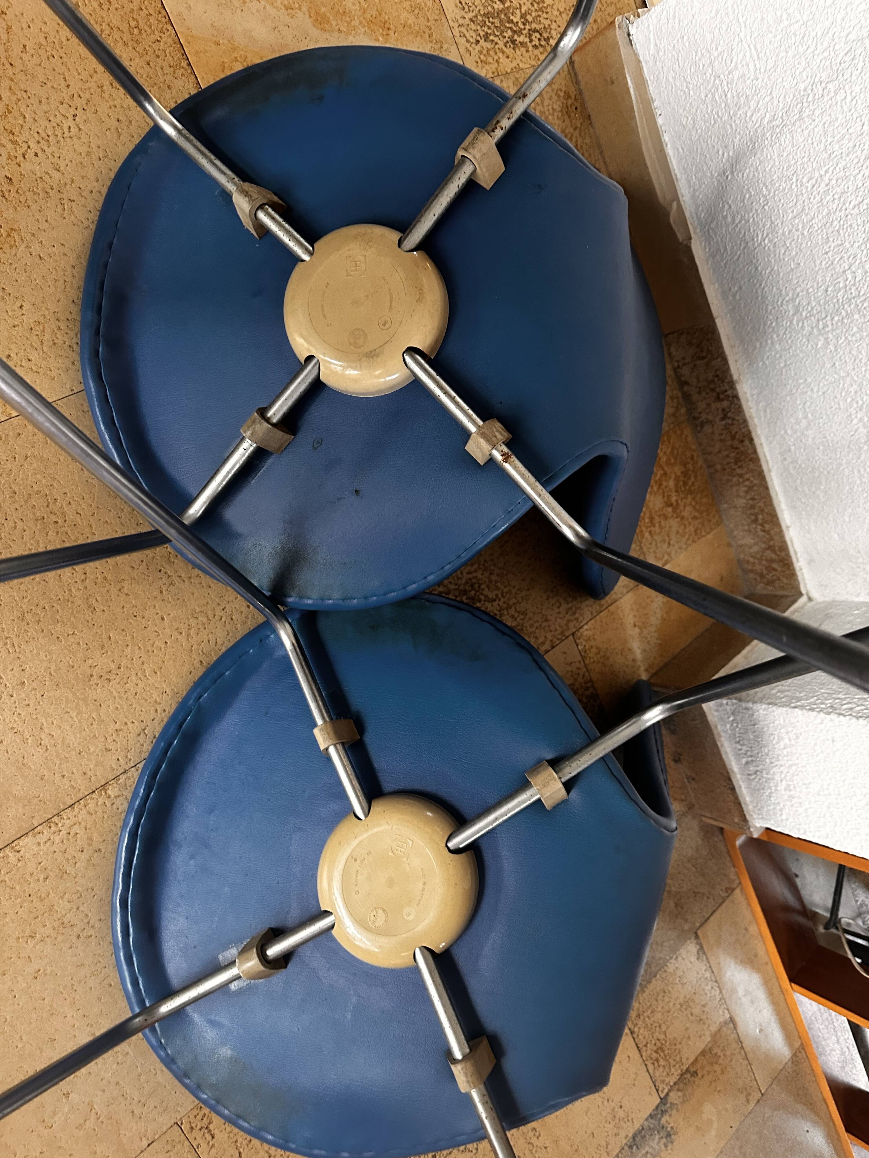 Fourmi chairs, design Arne Jacobsen for Fritz Hansen