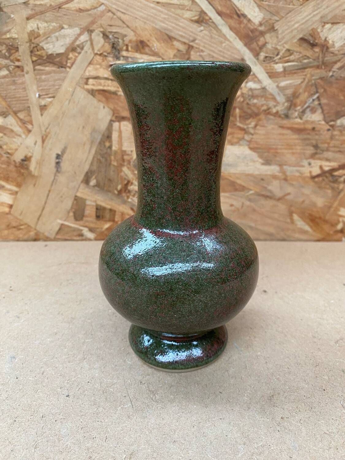 Old vase le cep green & red sandstone made in france vintage