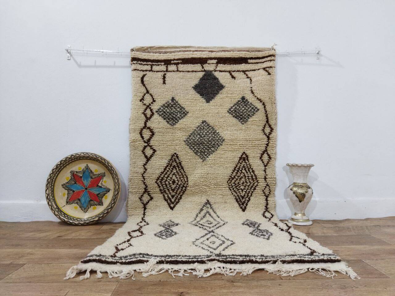 Handcrafted moroccan berber rug 172 x 87 cm