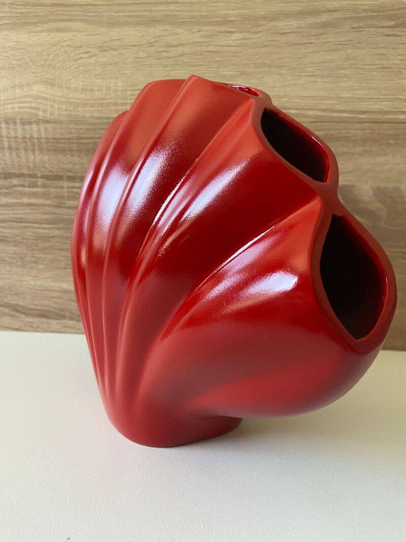 Atypical Red Shell Soliflore Vase Solid Cast Aluminum Art Decor