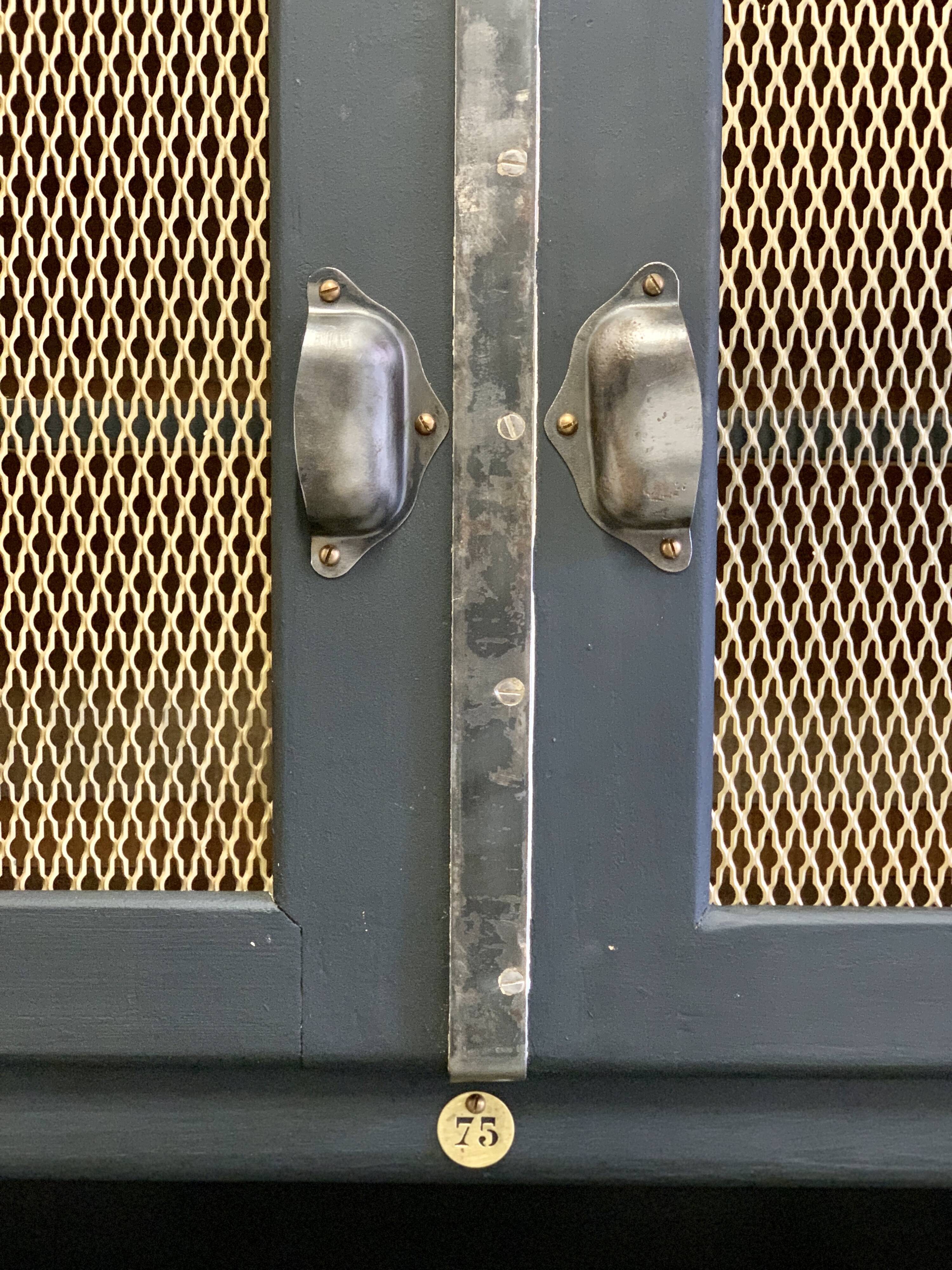 Grilled industrial buffet 1930