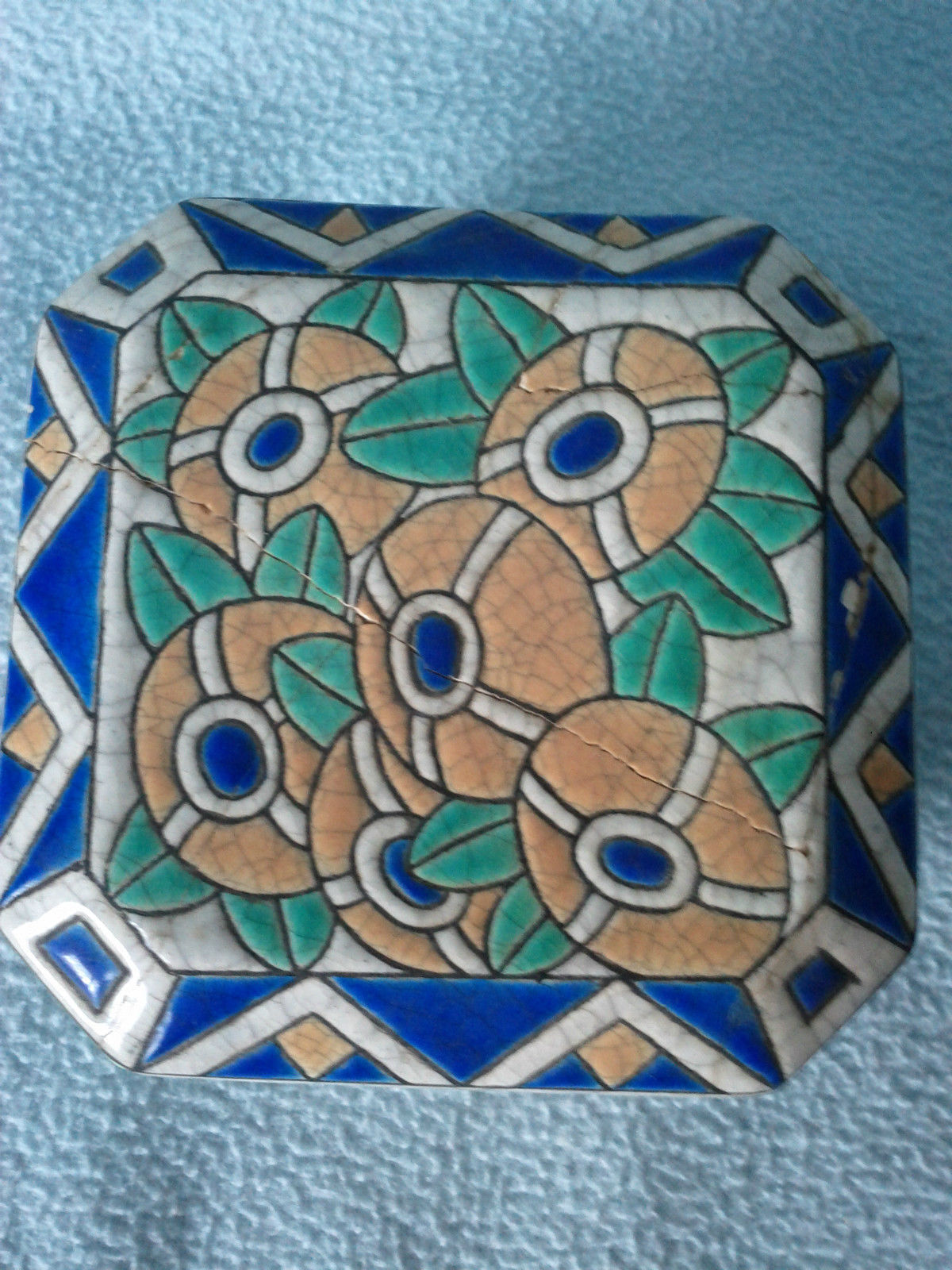 Octagonal candy fine majolica and enamels of Longwy