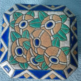 Octagonal candy fine majolica and enamels of Longwy