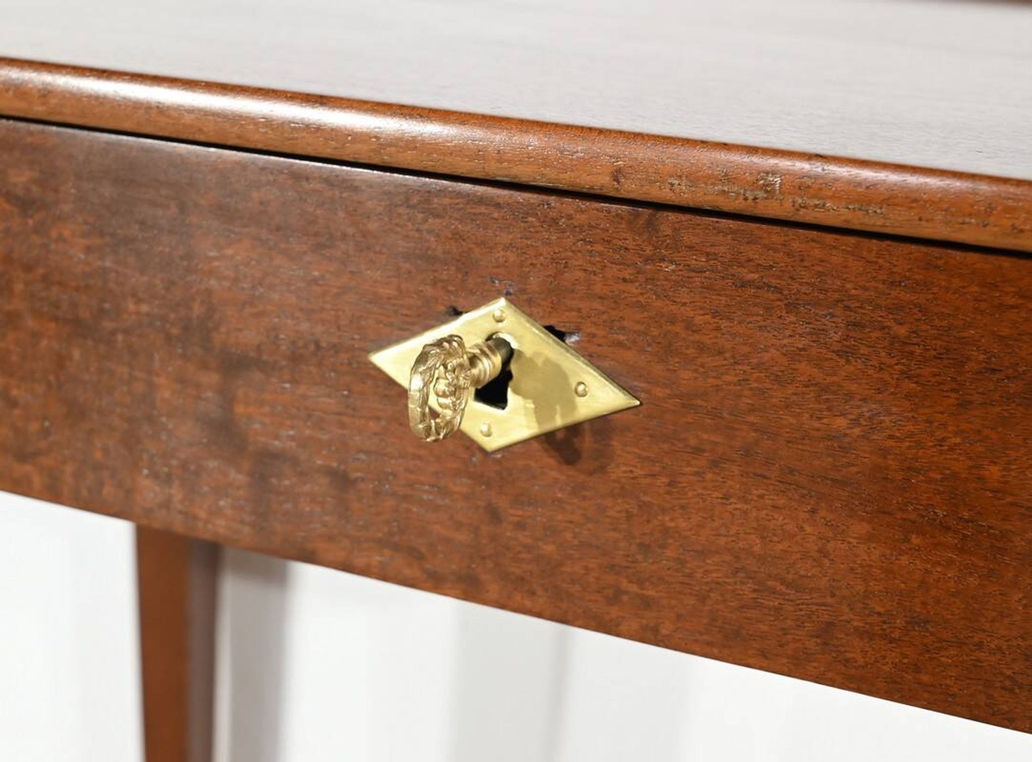 Table en acajou de Cuba, époque Directoire, début XIXème