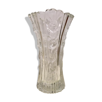 Vase en verre moulé