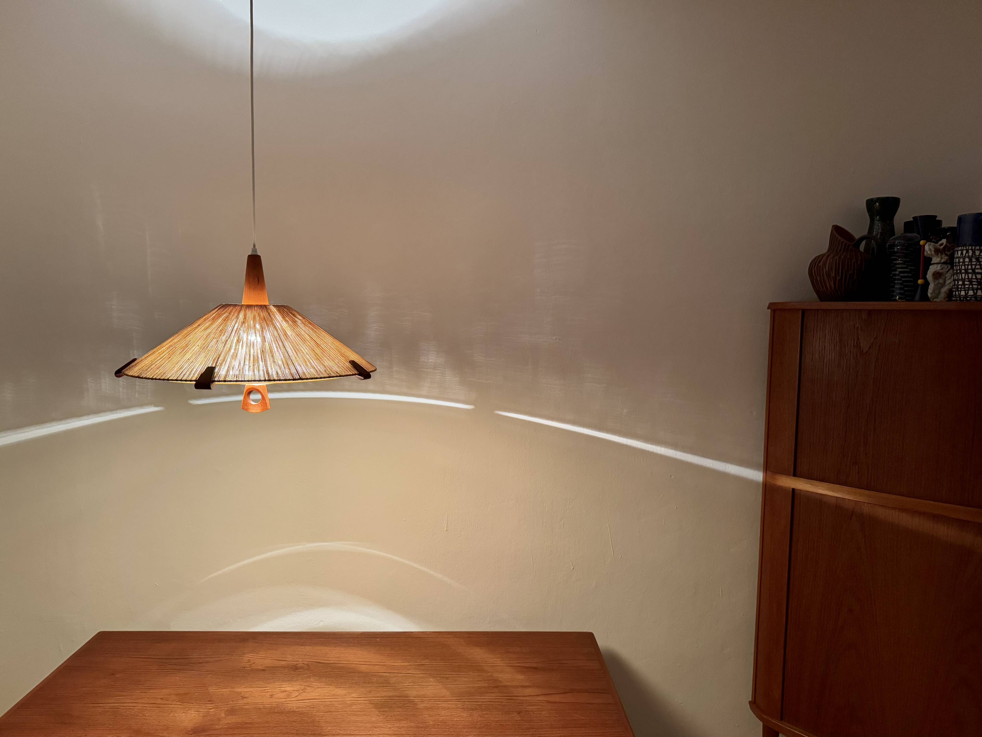 Suspension en sisal et teck par Temde
