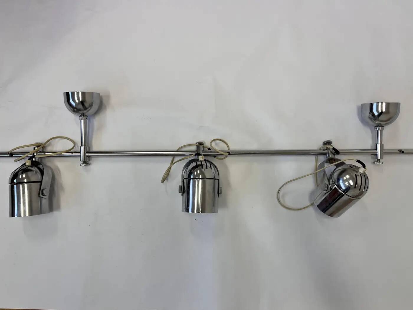 Lampe murale ou plafonnier chromée orientable, design Stanislav Indra, années 1970