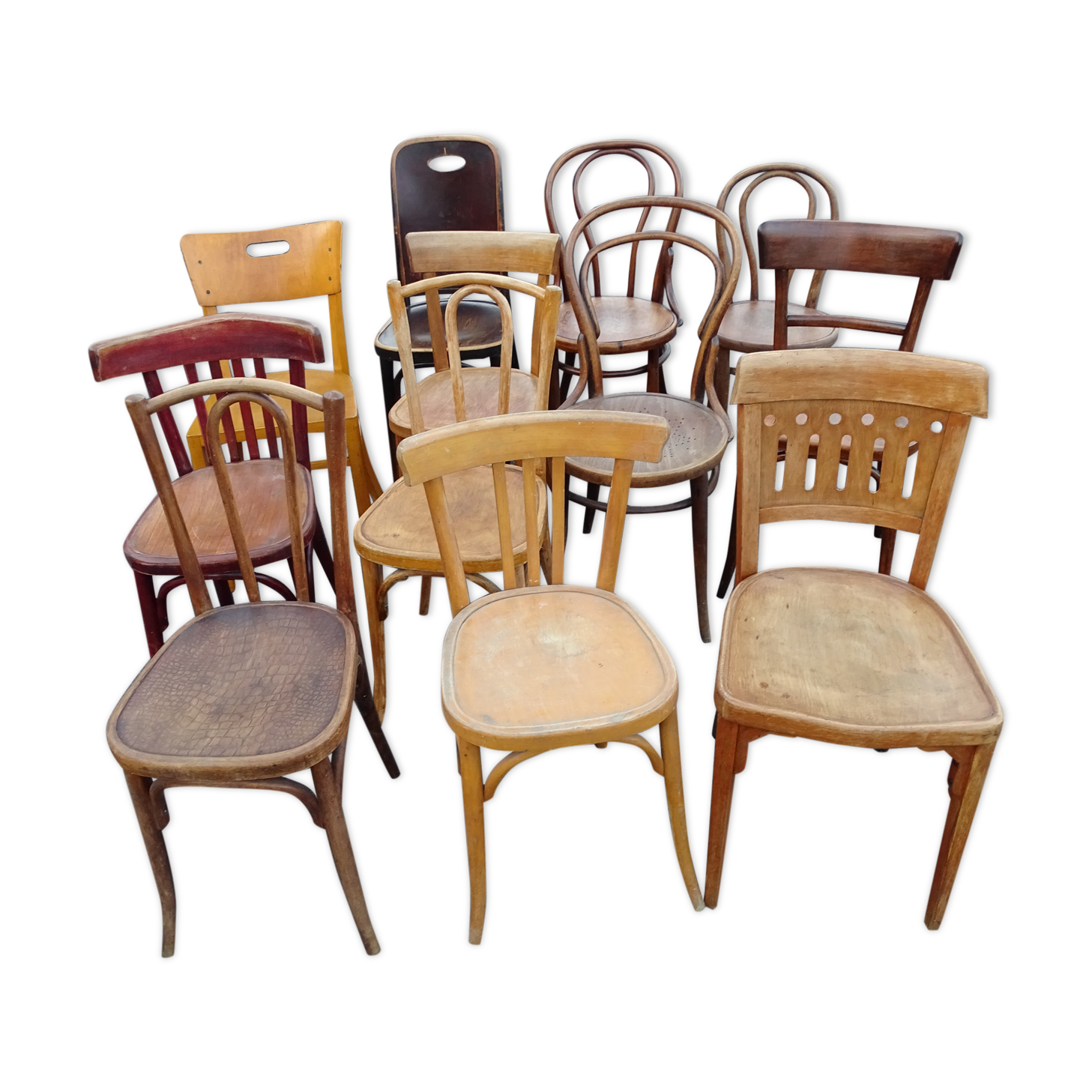 Lots de 12 chaises dépareillées bistrot