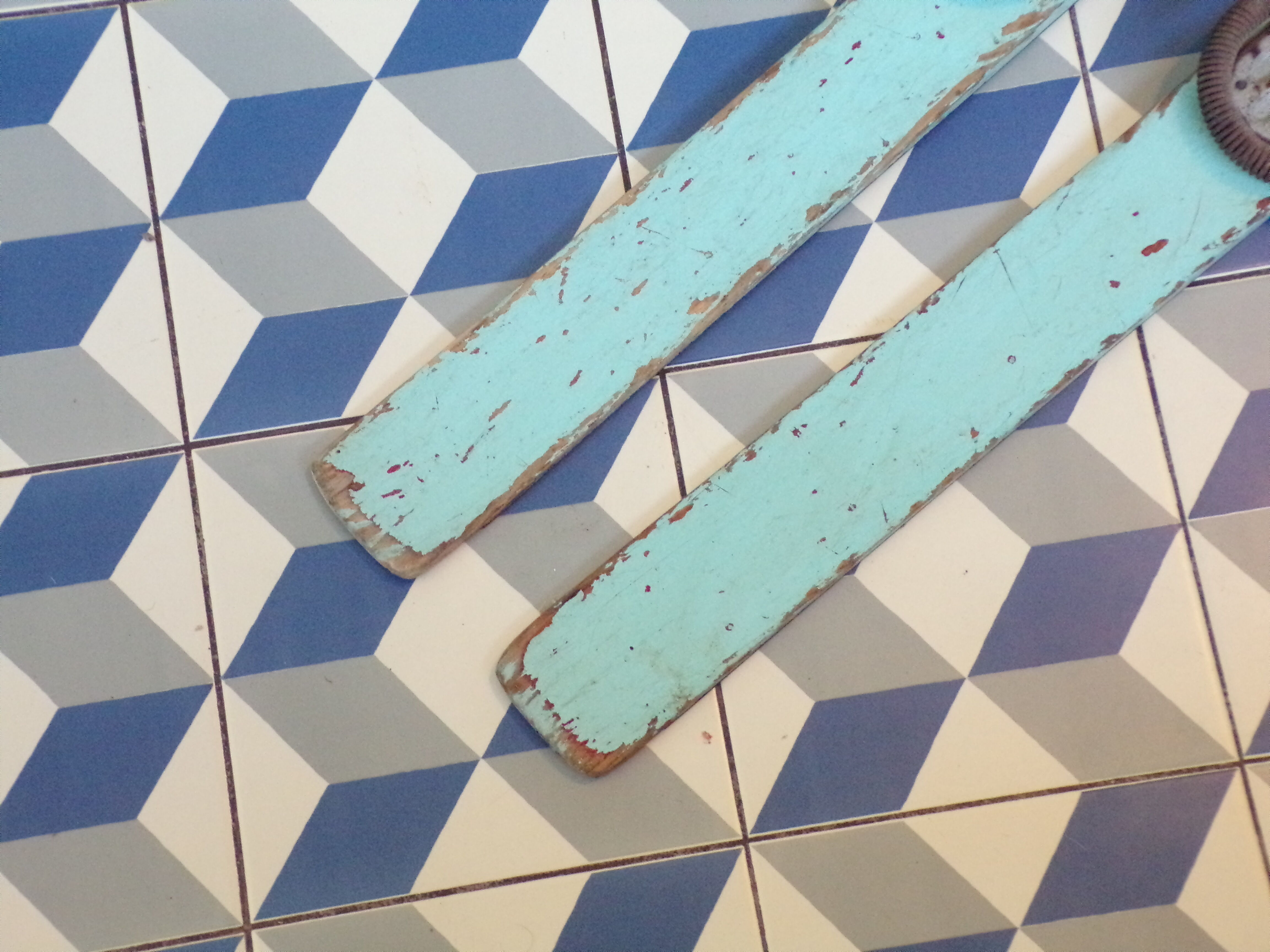 Vintage wooden skis