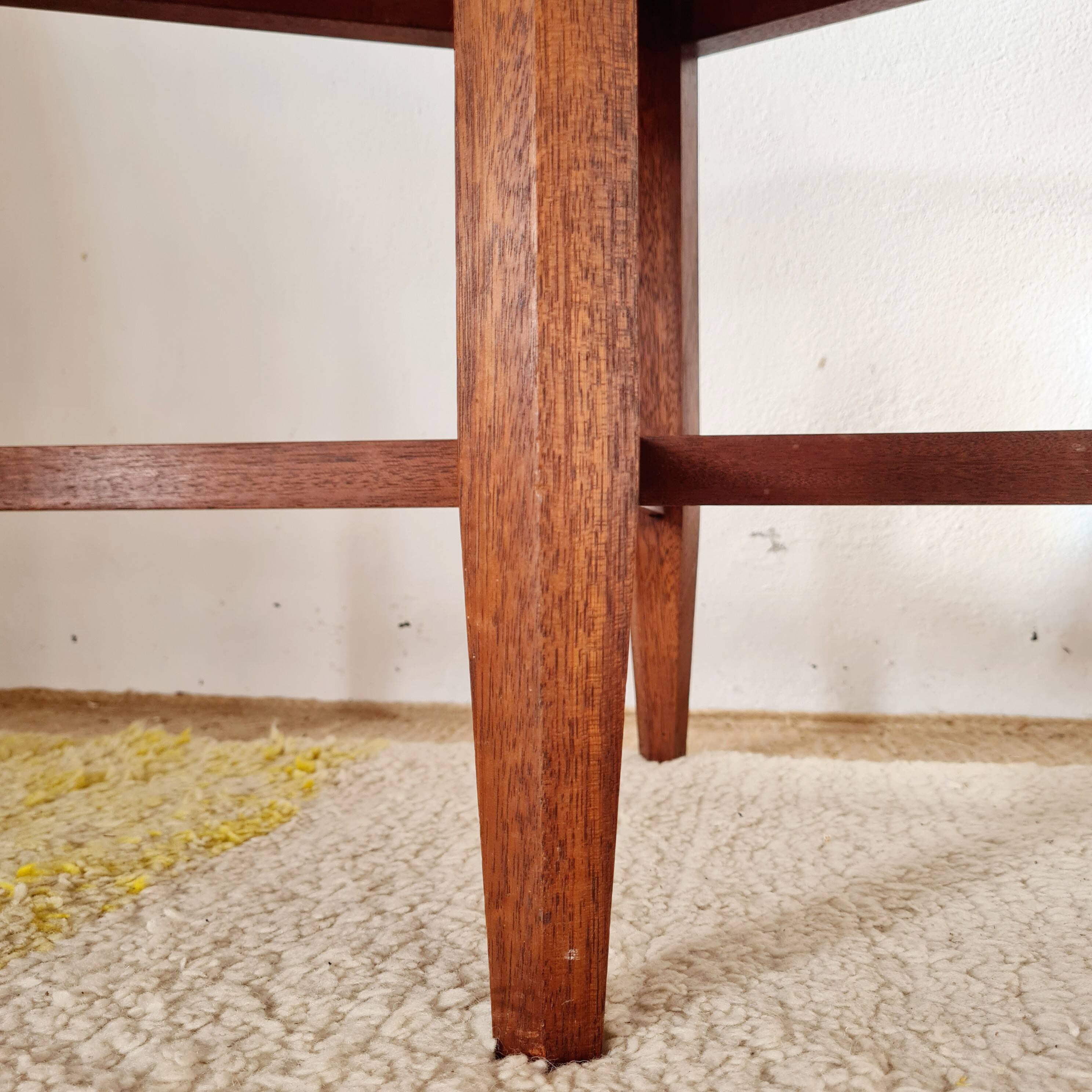 Petite table basse / Bout de canapé géométrique années 50-60