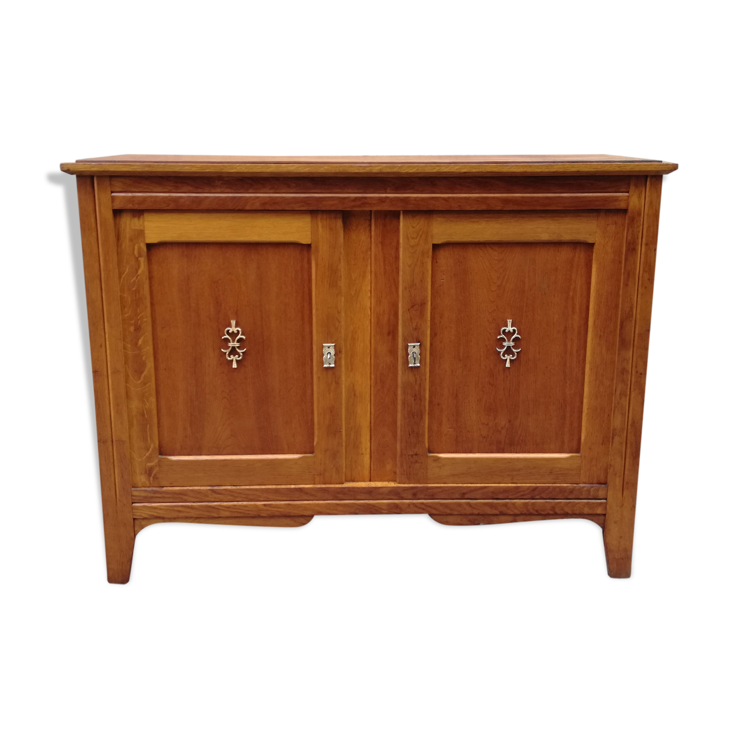 Parisian buffet with gold decorations - 123x94